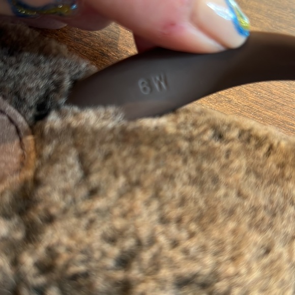 Ugg Fur Lined Flip Flops - Picture 3 of 3